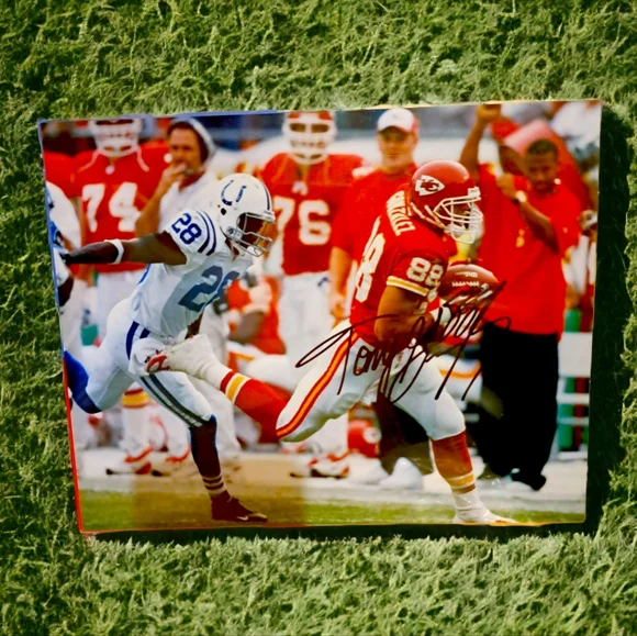 8x10 autographed Tony Gonzalez KC CHIEFS #88 - Picture 3 of 3
